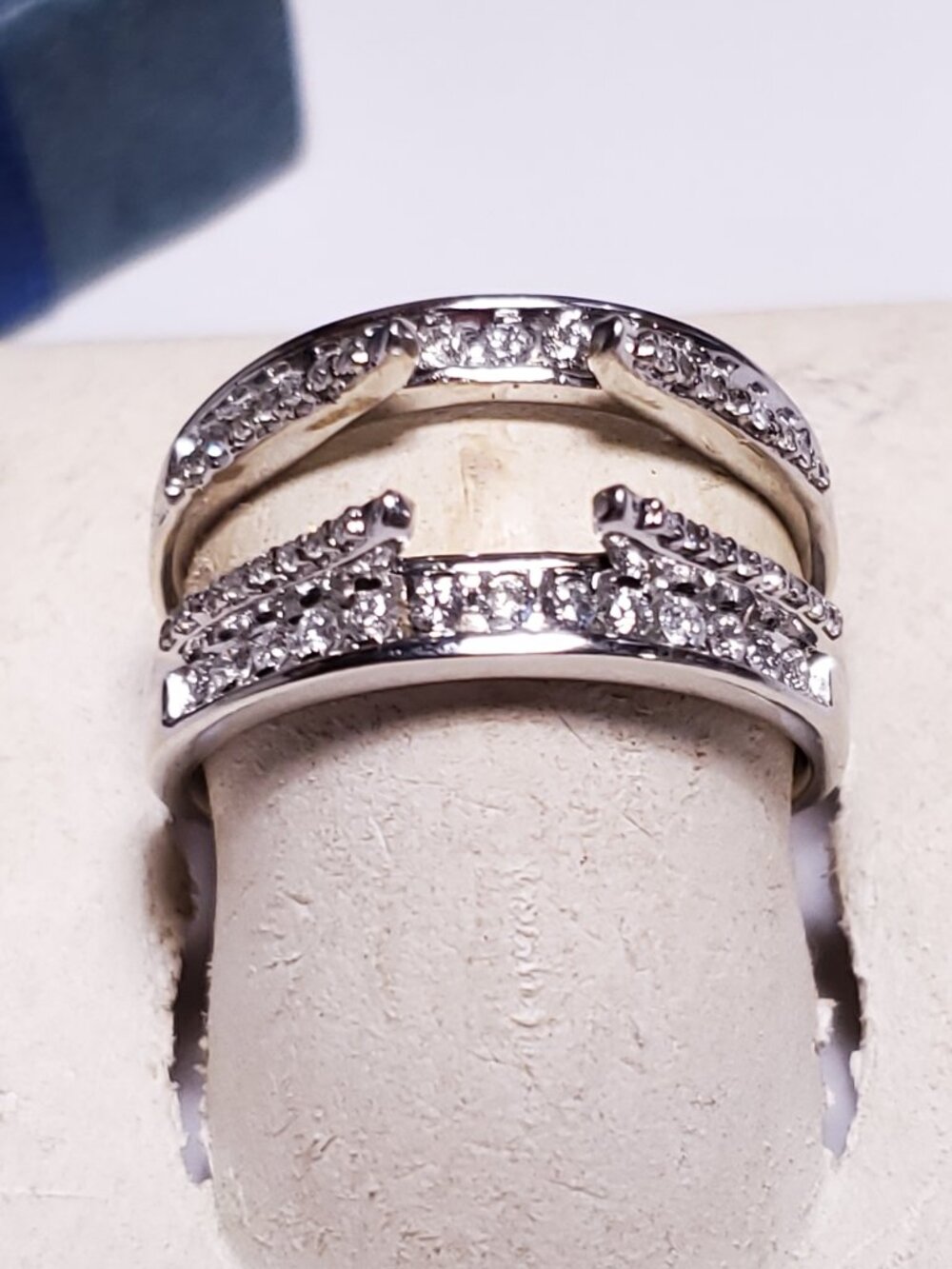 Estate .50ctw Natural Diamond Channel &raised 14Kt WG Engagement Ring Guard24982